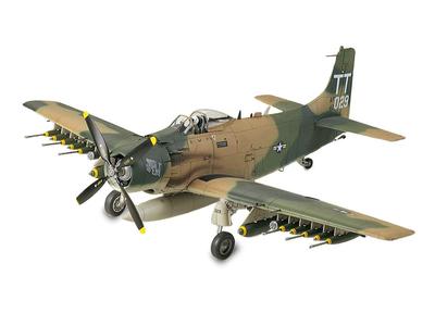 Tamiya Başyapıt Serisi ABD Hava Kuvvetleri Douglas Skyraider Plastik Model 61073 1/48 No.73 A-1J