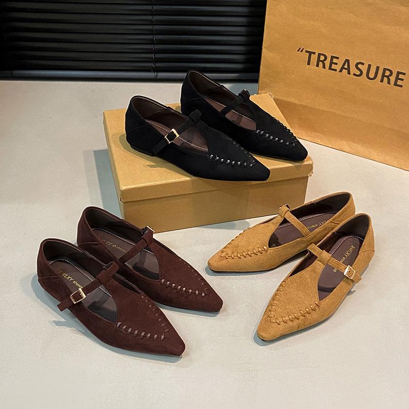 2025 autumn French retro versatile pointed single shoes women's inner height increase beautiful niche flat Mary Jane shoes