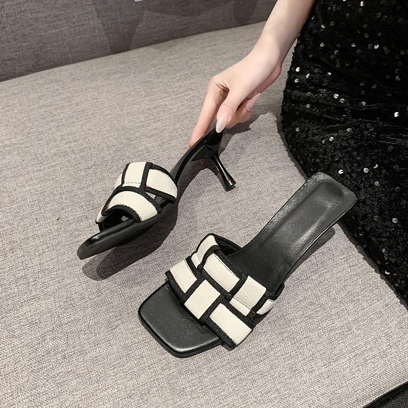 Fashion Women's Slippers New Popular Slippers Women's Summer Wear Fashion Open-toed Square Flip-flops Women's High Heels Sandals Women