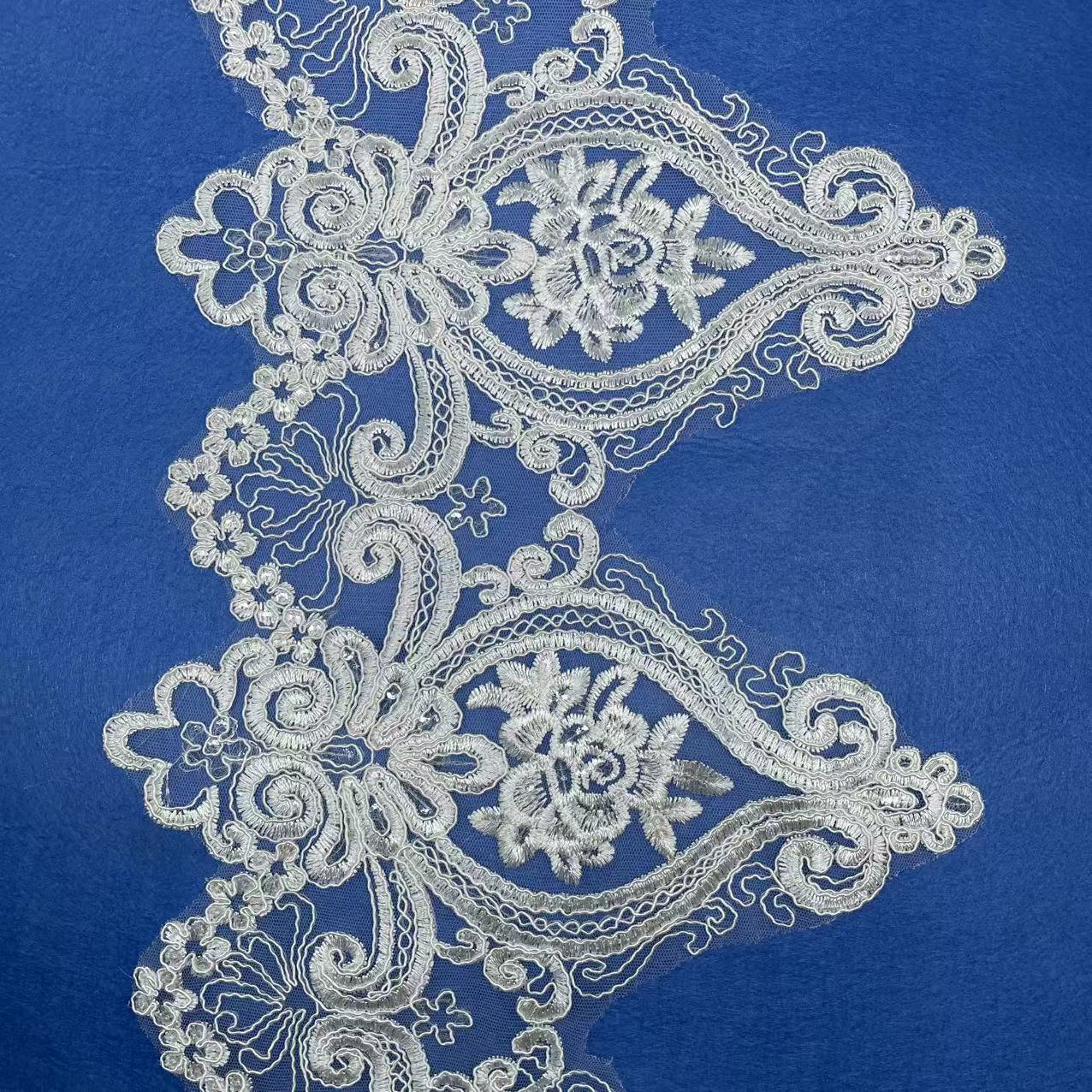 

50Yard Black Barcode Car Bone Sequined Lace, Clothing Home Textile Accessories, Three-In-One Bone Rope white