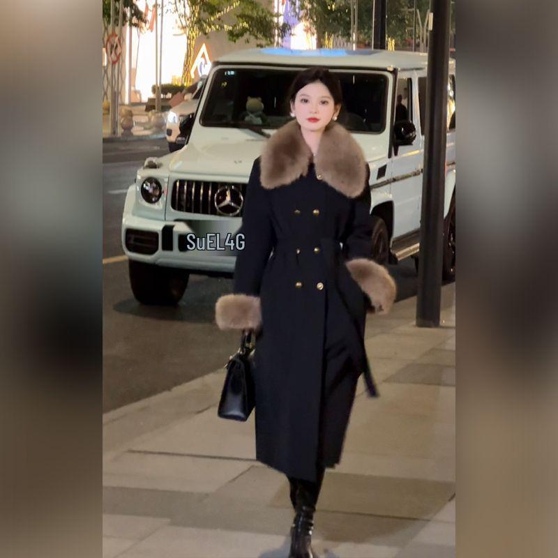 Women's Winter Black Hepburn Style Chenille Spandex Mid-Length Coat with Slimming Waist