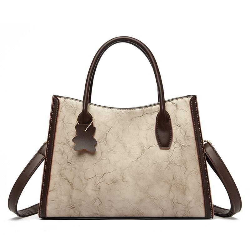 Stylish And Versatile Large Capacity Tote Bag For Women In Soft Pu Leather 2024