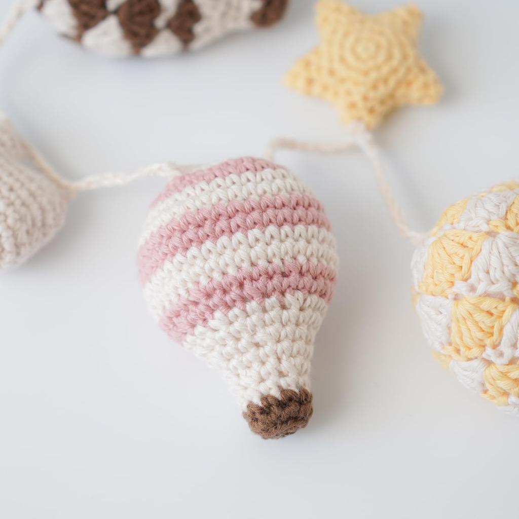Raw Wool Itohenlab Knitting Kit #11-1 Balloon Garland