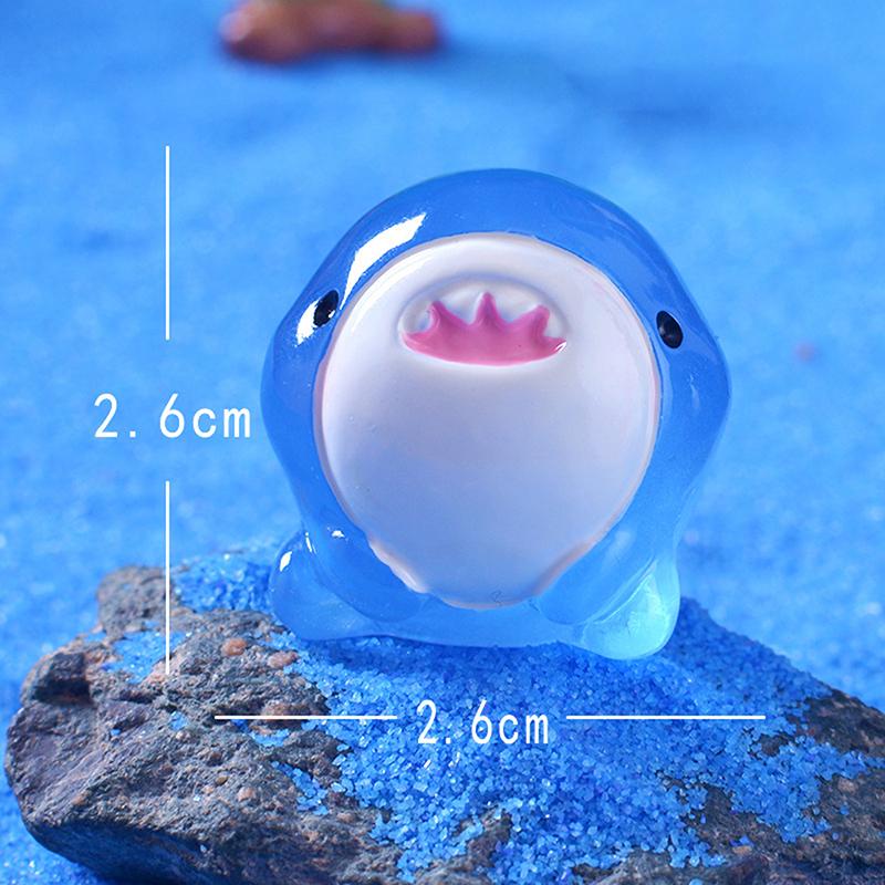 

1 шт. Мини Светящаяся Игрушка Акула Милые Украшения Детские Светящиеся в Темноте Полимерные Миниатюрные Фигурки Акул Подарок Для Девочек Новинка