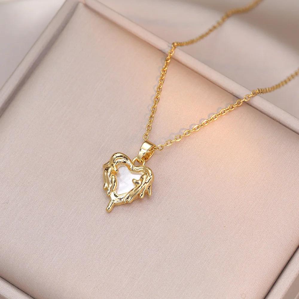 Moderna y Lujosa Cadena para Clavícula de Acero Inoxidable, Personalizable y Versátil, con Colgante de Ostra y Perla en Forma de Corazón de Melocotón