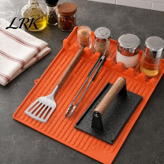 Raised Edge Silicone Mat Barbeque Tool Mat, Food-Grade Heat Resistant Grill Non-Slip Anti-slip Pad Easy Cleaning Spatula for Outdoor Kitchen