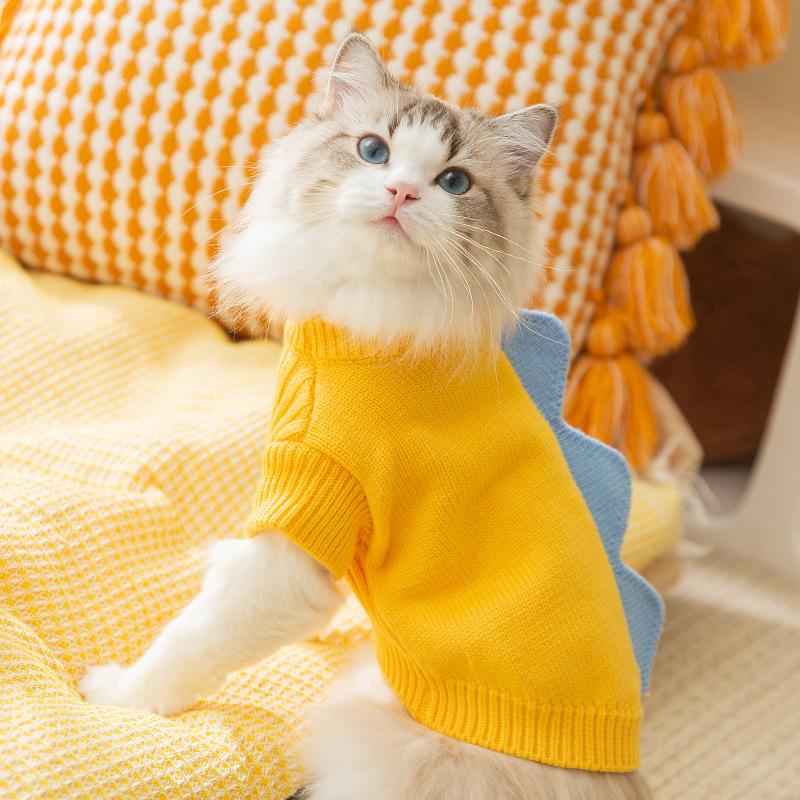 Cat clothes, warm in autumn and winter, thin two-legged cute little dinosaur two-legged knitted sweater, puppy dog pet clothing