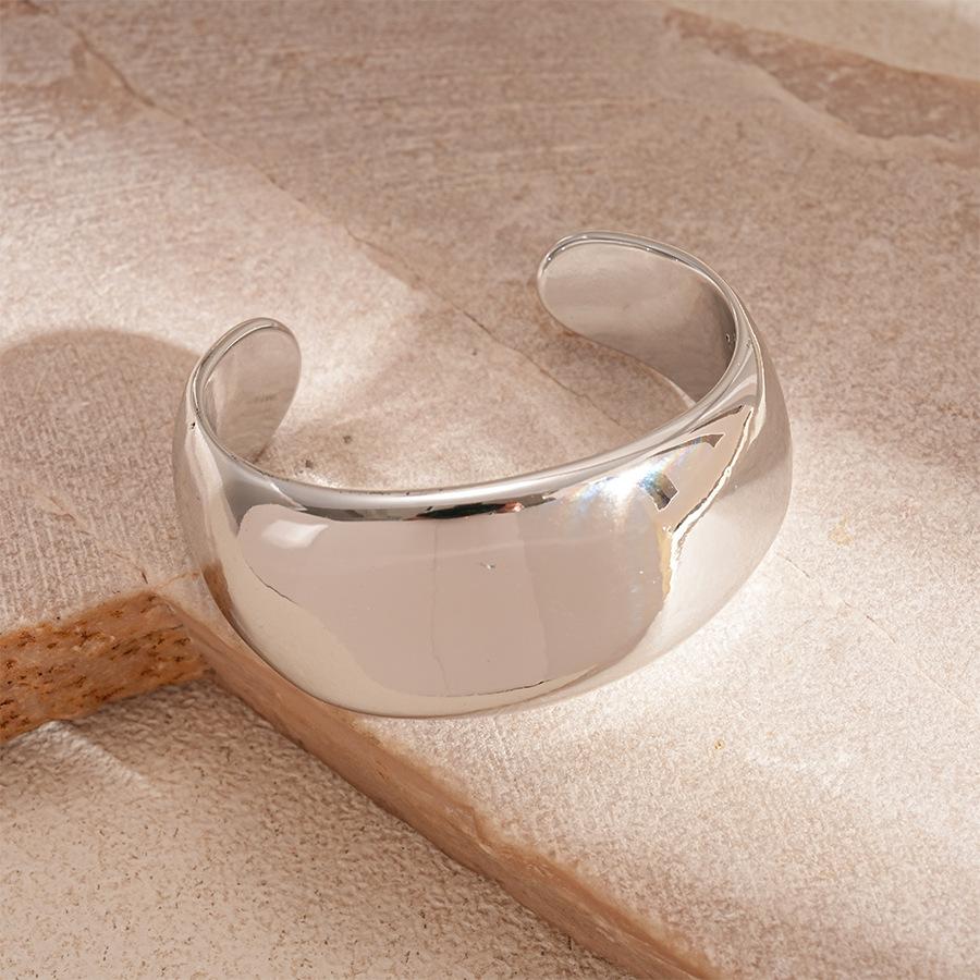 European and American metal-sensitive surface geometric circle open bracelet simple niche jewelry 