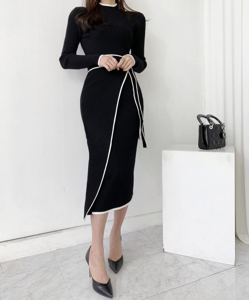 2026 Autumn/Winter Elegant Korean Style Half-High Collar Slim Fit Knit Sweater Dress with Lace-Up Waist for Women