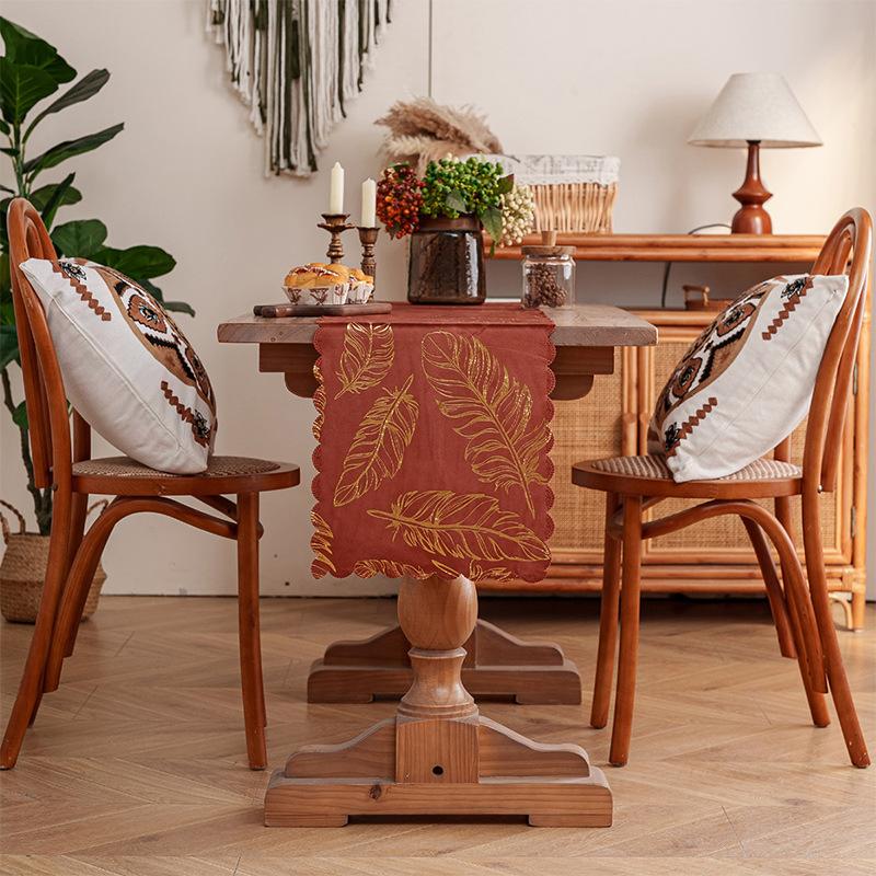 

Leaf Hot Stamping TableFlag Light Luxury Desktop Decora Fabric Dustproof Long Table Runner Beautiful Decoration of Home Restaurant with Central Banner 30*90cm brick червоний колір