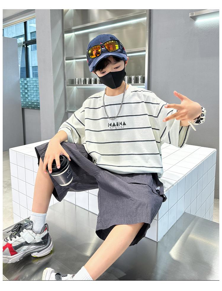Boys' Summer Outfit Set 2026 New Item, Mid Size Children's Summer Boys' Thin Short Sleeved Children's Sports Striped Top, Trendy
