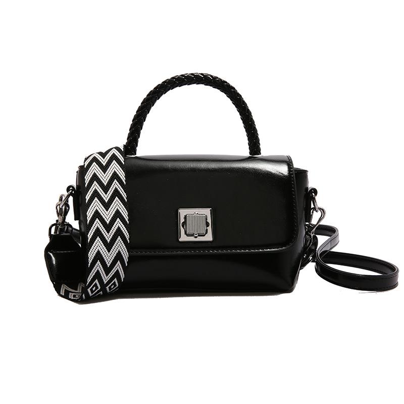 

New textured shoulder women s bag summer trend simple solid color high-end commuting versatile messenger small square bag one size fits all чорний