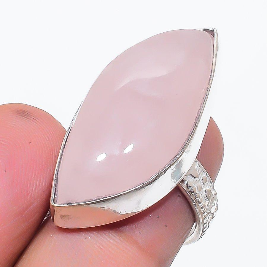 

Ювелирное кольцо из серебра 925 пробы с розовым кварцем, размер 6,5