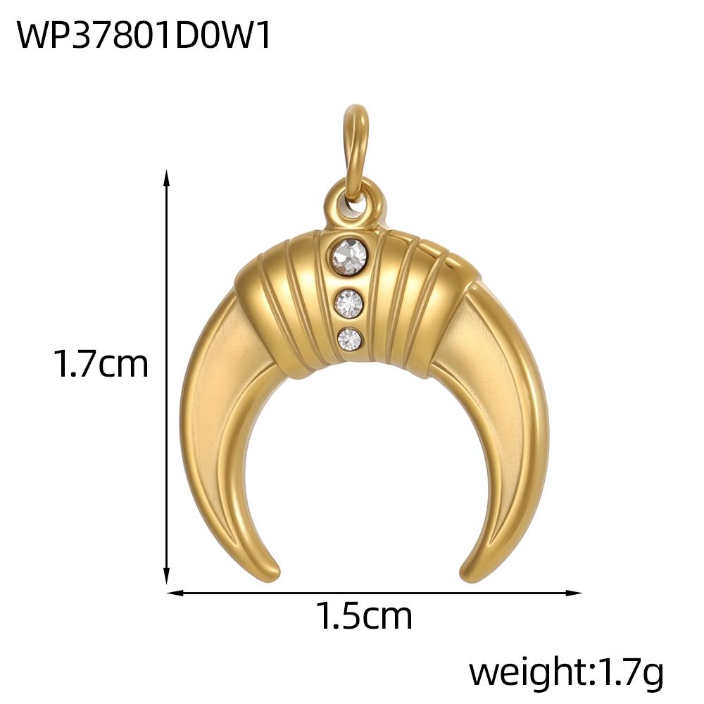 CARLIDANA Trendy 3D Spaceman Astronaut Pendant Space Themed Gold Plated DIY Accessories Stainless Steel Moon Heart Jewelry Charm