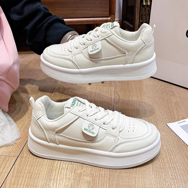 Ultra-light little white shoes women's 2025 new spring and autumn versatile platform student leisure sports board shoes