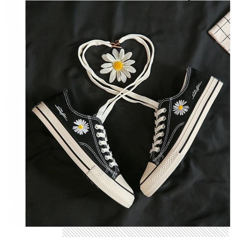 Low Cut Daisy  Korean Version Versatile New Casual Shoes Canvas Shoes Women Fashion  Casual Sneakers  De Mujer