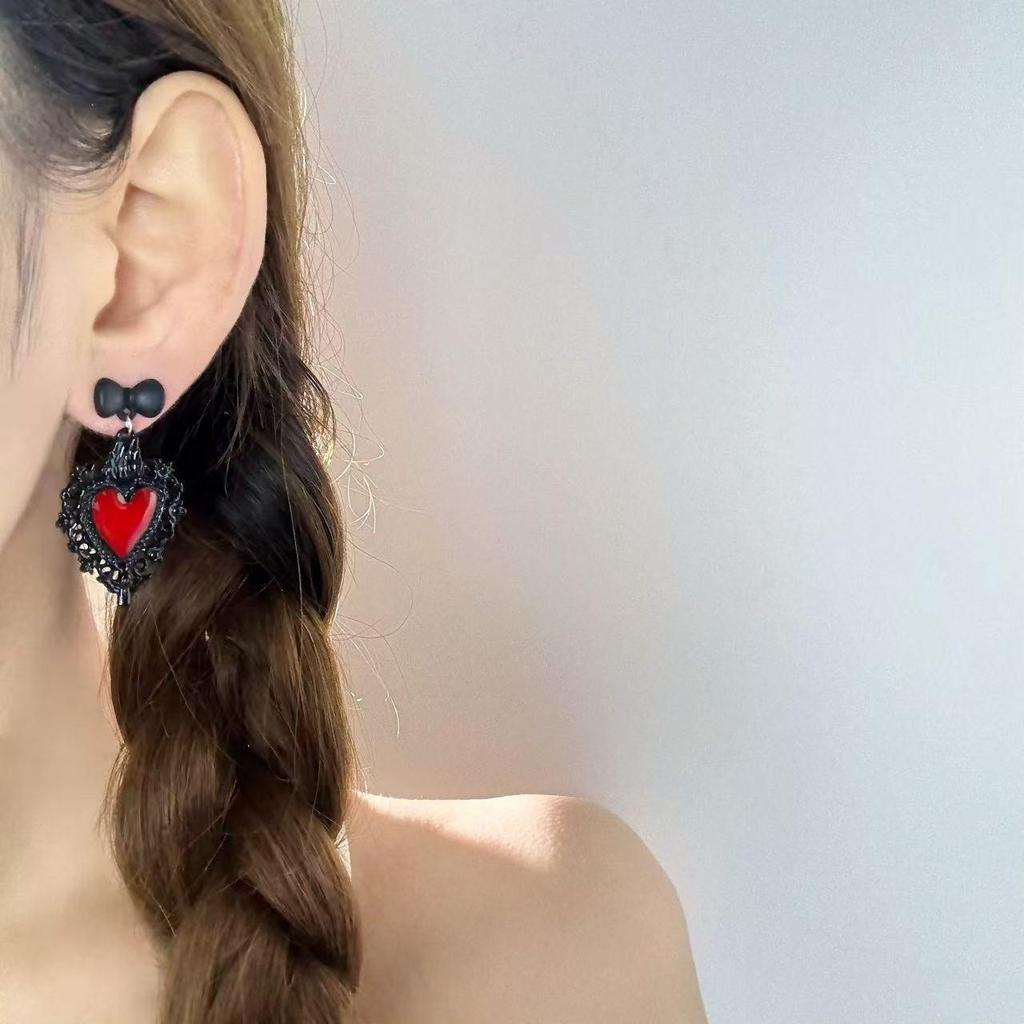 Dark Retro Red Drip Heart Earrings - Women's Fashionable Black Ear Cuffs: Sweet & Cool Style