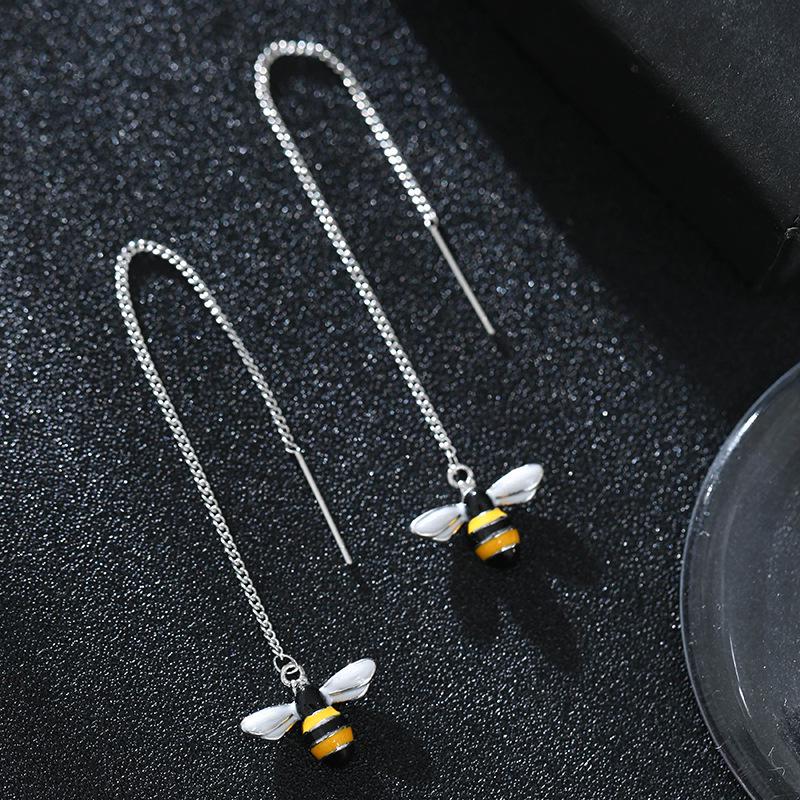 Trendy Cartoon Bee Stud Earrings: Cute Fashion Accessories for Girls