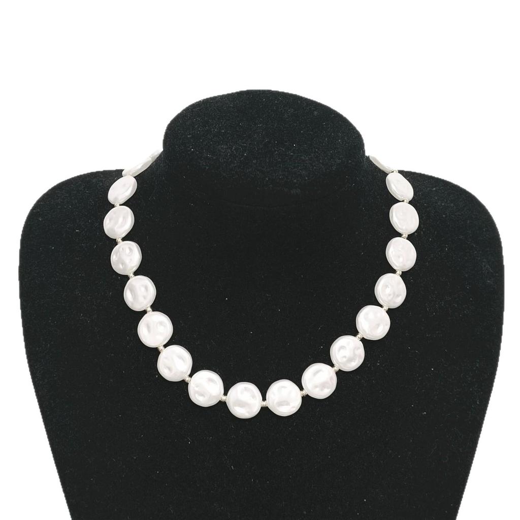 European-American Baroque Retro Clavicle Necklace: Irregular Flat Round Bead Design for Women