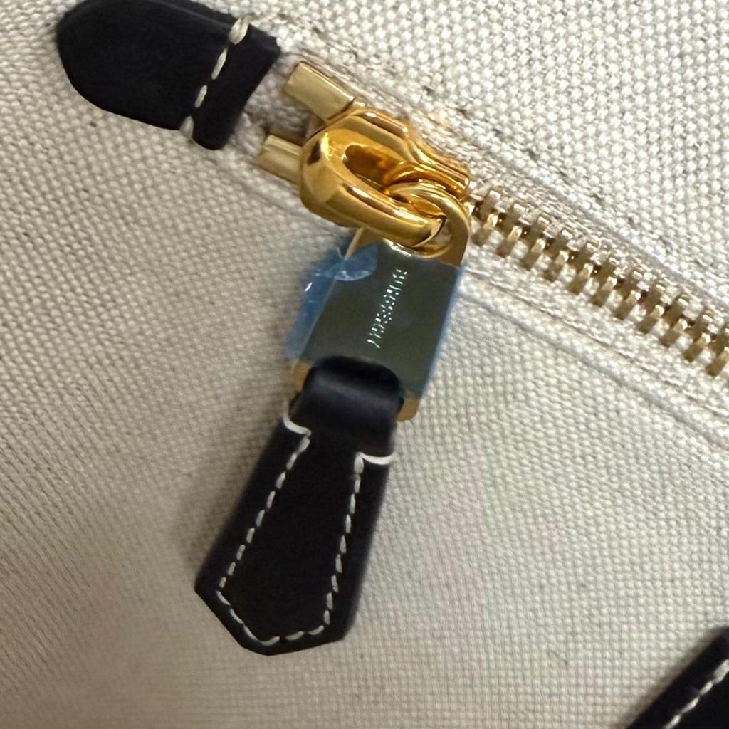 Pristine BURBERRY Tote Bag Freya Tote Canvas Women 8044137 Used