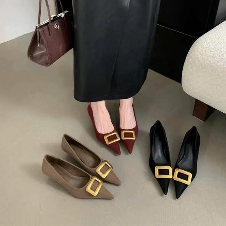 

High-heeled pointed square-buckled high-heeled shoes, new models in the autumn of 2024, light-mouth stiletto, celebrity temperament, single shoes for 35 чёрный