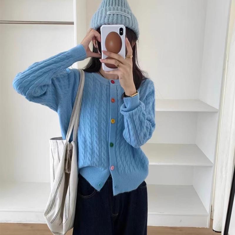 Women's Retro Cable Knit Cardigan: Soft, Warm, Round Neck, with Buttons - Casual Korean Style for Autumn/Winter.