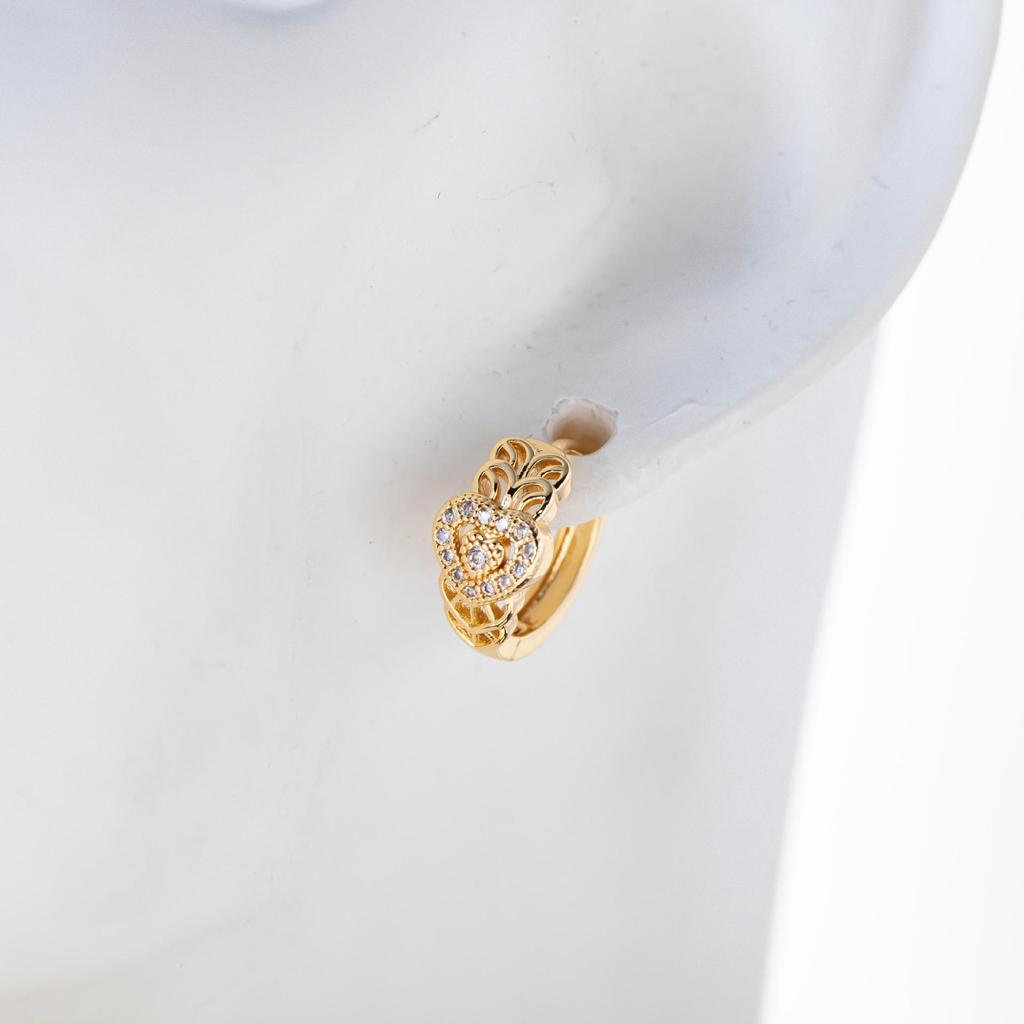 Heart-Shaped Hip Hop Zirconia Stud Earrings with European & American Design