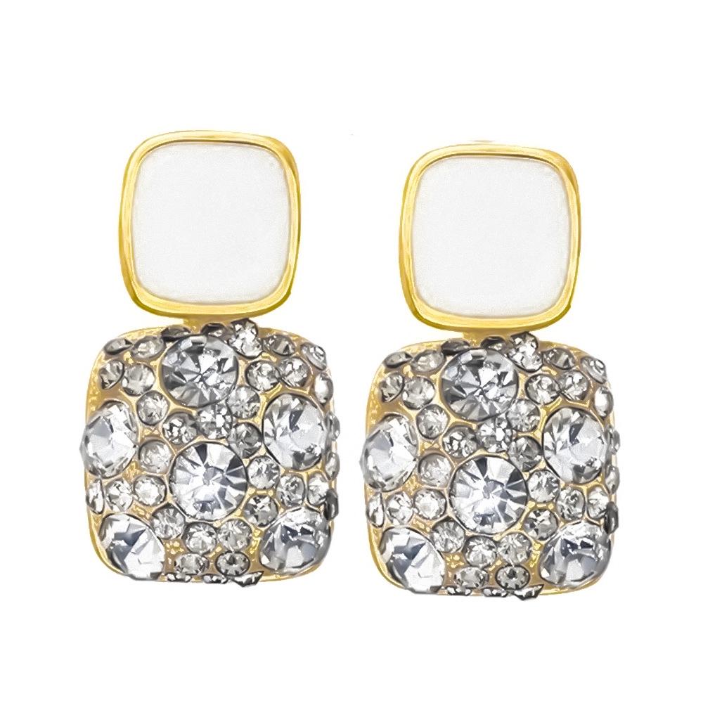 

Стиль 2025 года: Серьги квадратной формы с бриллиантами — модный корейский дизайн для универсального, элегантного образа