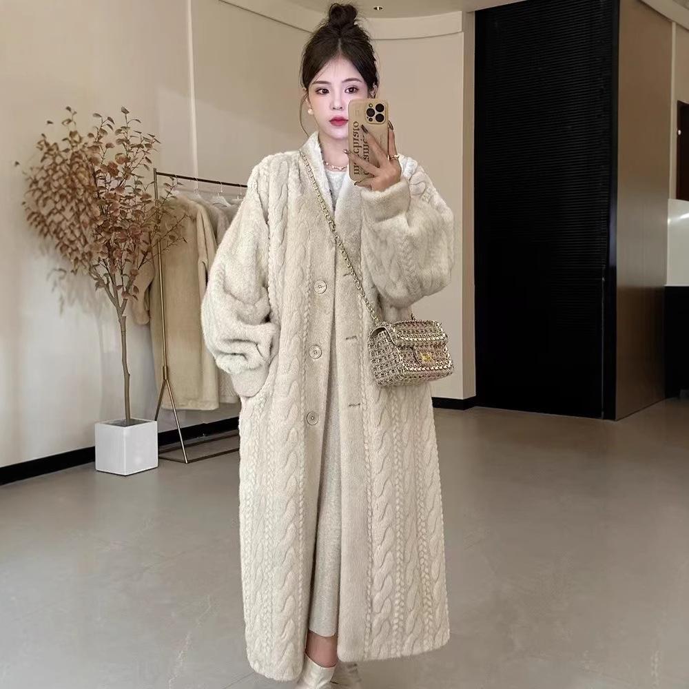 Environmentally friendly fluffy coat for women's winter new twist mink plush fur integrated lamb wool coat long