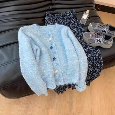 Suéter cárdigan corto de punto suave y ceroso azul temperamento para mujer, estilo pequeño y perezoso de alto sentido