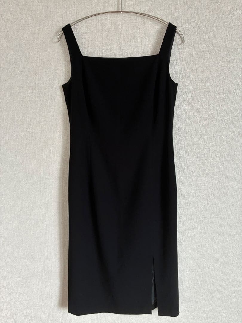 

[USED] YOASOBI Square Neck Dress with Slit, 9M, Beautiful