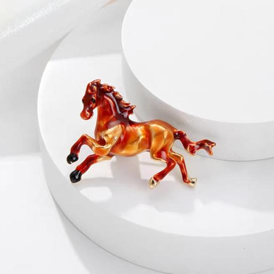 Yousheng Horse Brooch Retro Style Enamel Pin Smooth Line Design Animal Pin Metal Edging Lightweight Suit Lapel Badge