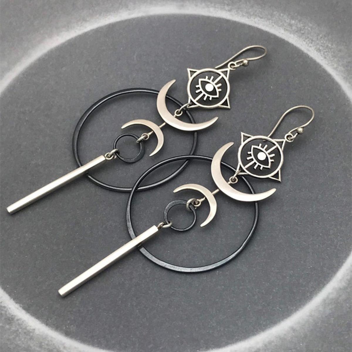 Круглые серьги с луной в стиле панк — фото 4