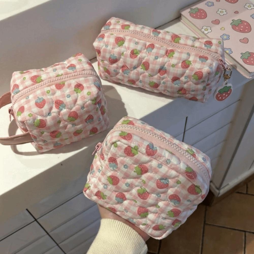 Durable Large Capacity Makeup Bag Polyester with Zipper Pencil Case Strawberry Pattern Storage Bag Makeup Storage