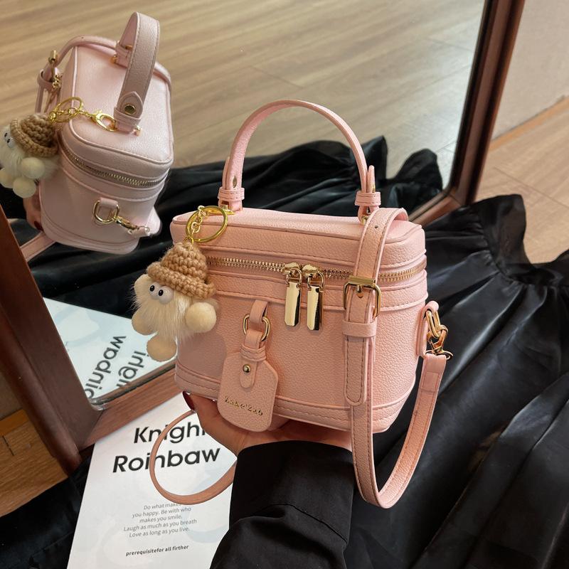 High-end Niche Bag Women's Spring and Summer 2025 New Versatile Fashion Messenger Bag Korean Version Casual Mini Bucket Bag