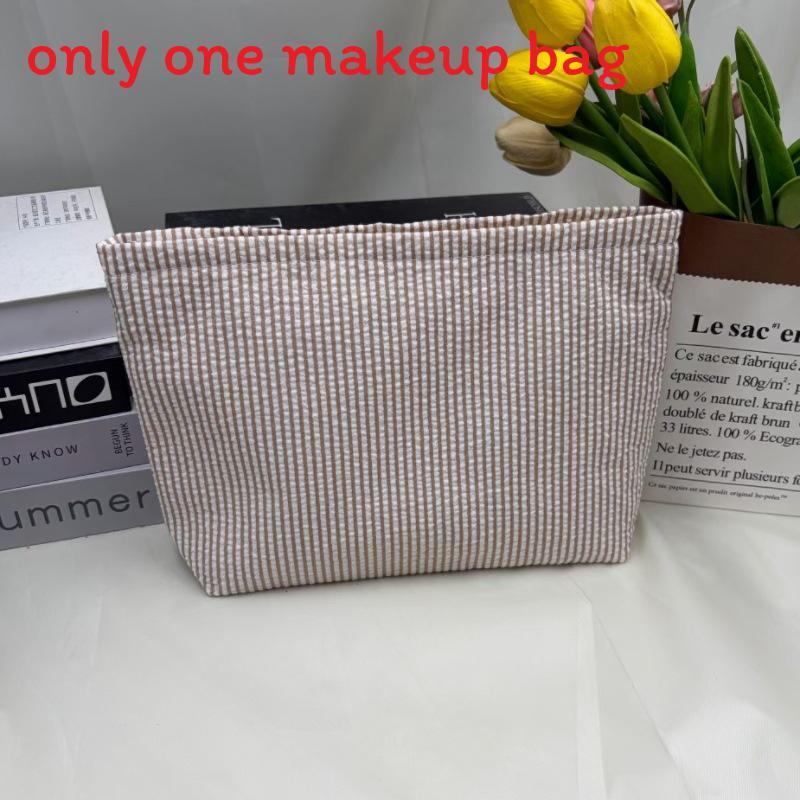 Modern Striped Polyester Toiletry Bag With Breathable Design For Travel And Daily Use