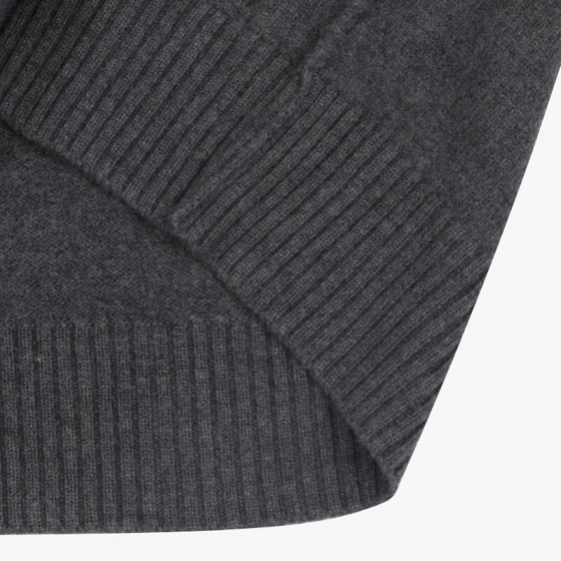 Ami Big Heart Logo Intarsia V Neck Cardigan Model  Ukc367 018 084