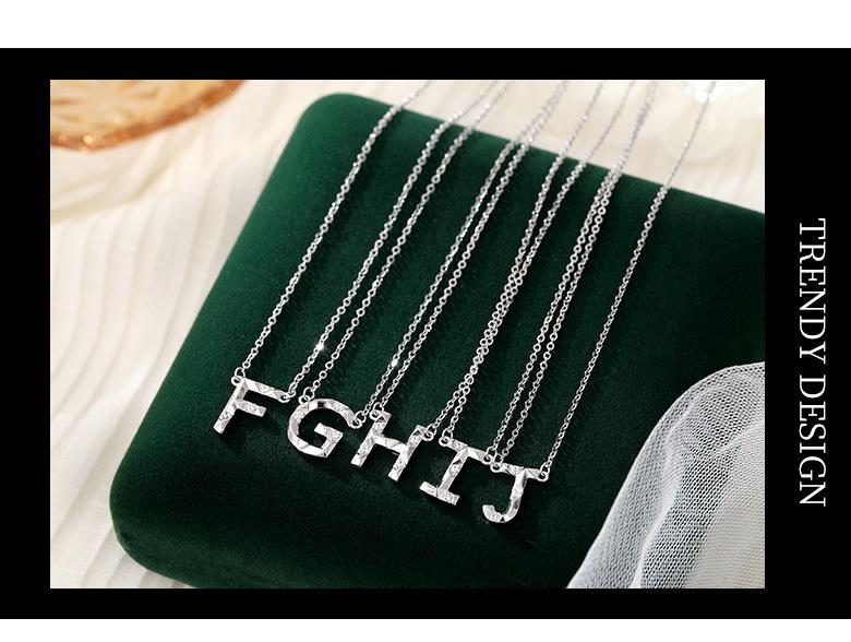 Banyan Tree S925 Silber Halskette mit englischen Buchstaben und Diamanten – Elegante und vielseitige Schlüsselbeinkette für Damen