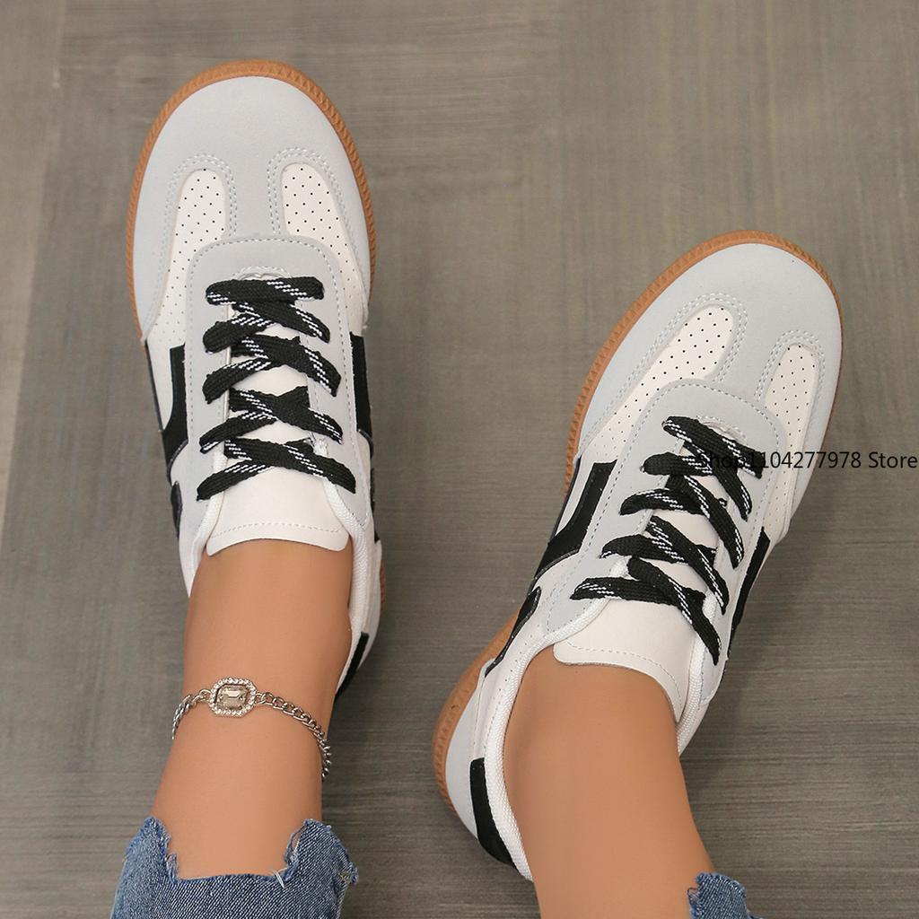 Fashion Women Shoes Fashion Casual Flats Vulcanize Shoes Ladies Outdoor Walking Sneakers Women Comfortable Classical Shoes Black White