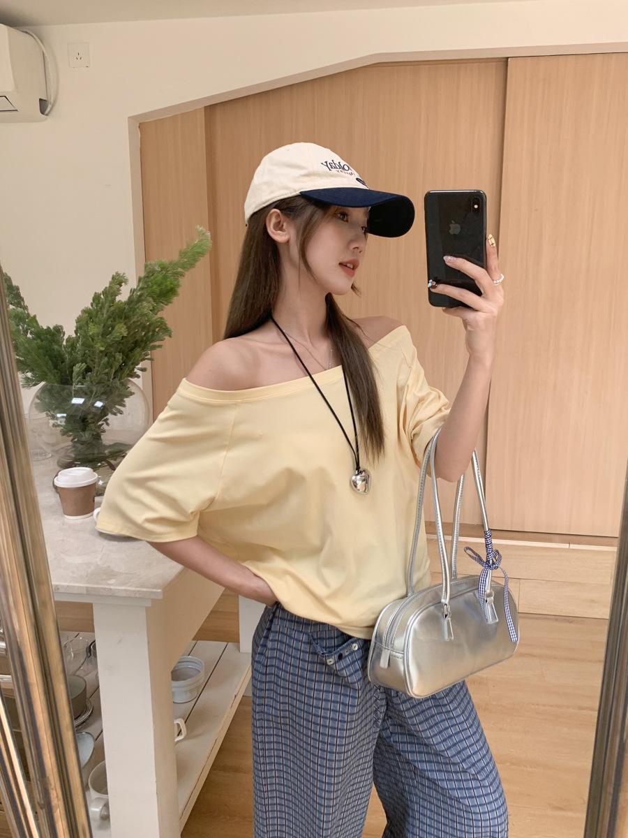 

Slant shoulder off-shoulder t-shirt women s short-sleeved summer new loose and thin one-word shoulder Spice Girl top S