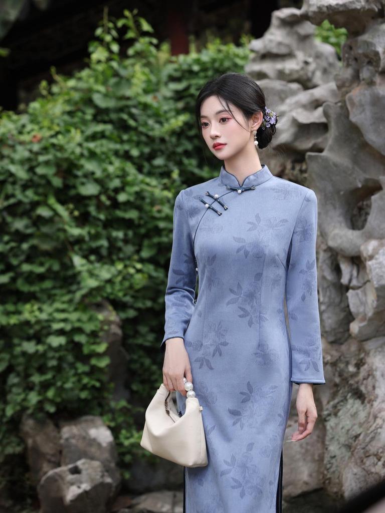 Autumn Pink Qipao: Modern Chinese Young Style, Long Sleeve Mid-Length Dress