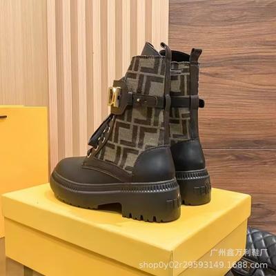 2025 Autumn New F Metal Letter Thin Strap Muffin Platform Locomotive Boots Ins Trendy Temperament Martin Boots
