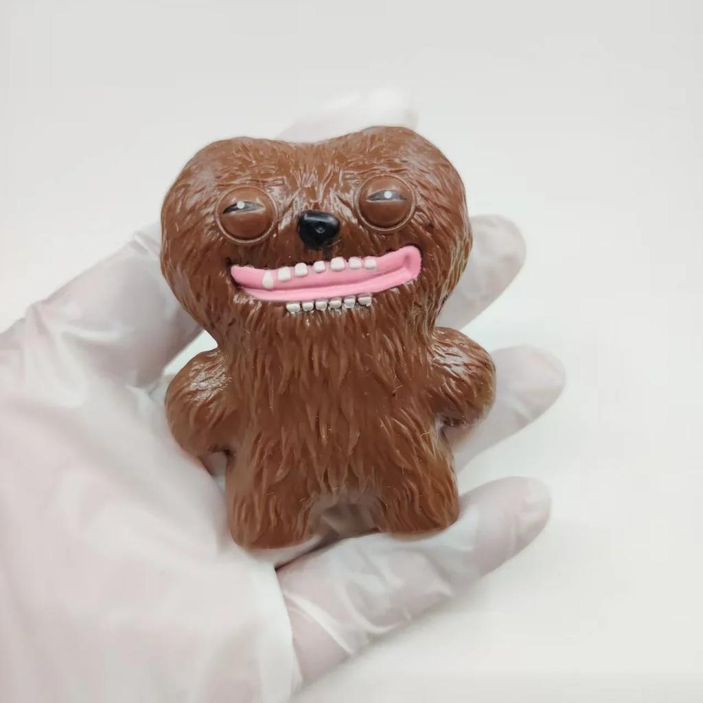 Figura Mostro Brutto Dente Occhi Larghi Strambo Ghigno Urlo V3 Ciondolo Collezione Modello Giocattolo Miglior Regalo di Compleanno per Bambini