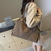 Fashionable Nylon Rivet Underarm Tote Bag Women's Large Capacity Shoulder Commuter Bag Autumn Trend Pure Color Bags Handbag KTB