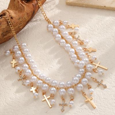 Collier rétro multicouche en perles d'imitation, sens du design de niche à la mode, pendentif combiné croix incrusté de diamants, chaîne clavicule
