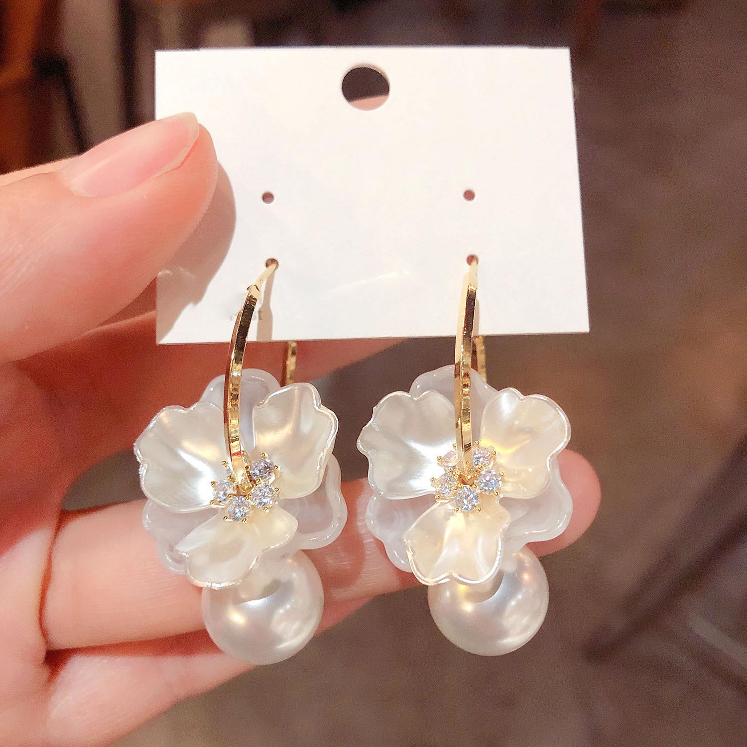 

Циркониевые серьги-цветы с жемчугом, серьги с темпераментом в стиле легкой роскоши, универсальные премиальные серьги для женщин