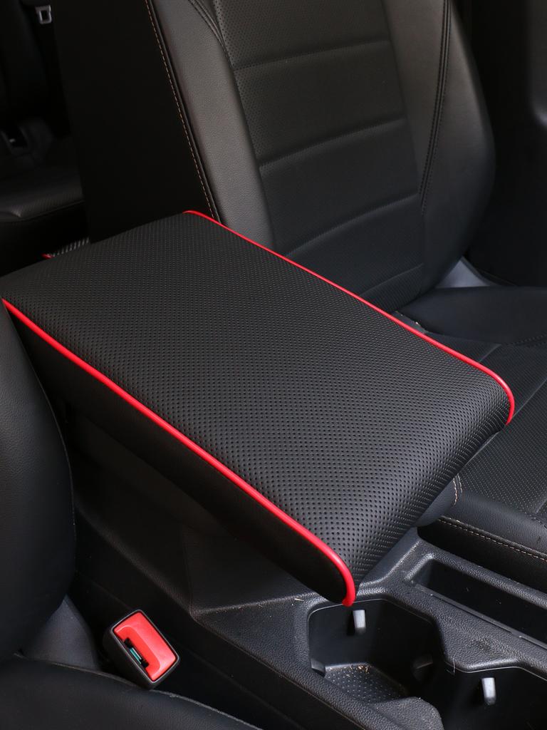 Widened Carbon Fiber Leather Car Armrest Box Pad Universal Car Center Armrest Box Cushion Arm Support Mat Fashion Car Accessorie