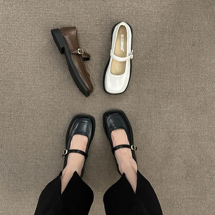 [Uncle Shoe] Spring 2025 skirt flat-soled single shoes small leather shoes women's niche belt formula head word new retro