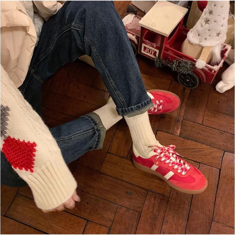 [Support] Red Retro Women's New Leather Flat-bottomed Versatile Casual Sports Shoes