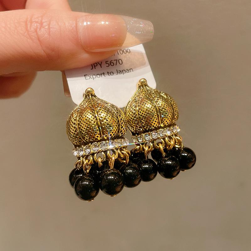 Vintage medieval exaggerated earrings women, fashionable retro high-end earrings literary light luxury temperament earrings